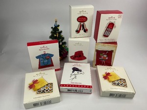 lot 84 image: 8 Hallmark Keepsake Christmas Ornaments