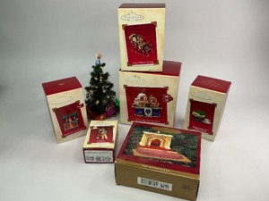 lot 111 image: 6 Hallmark Keepsake Christmas Ornaments
