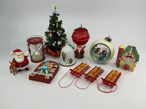 lot 125 image: 10 1980s Hallmark Keepsake Christmas Tree Ornaments
