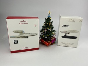 lot 135 image: 2 Star Trek Hallmark Keepsake Christmas Ornaments