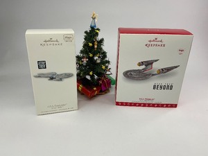 lot 136 image: 2 Star Trek Hallmark Keepsake Christmas Ornaments