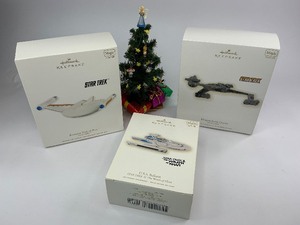 lot 138 image: 3 Star Trek Hallmark Keepsake Christmas Ornaments