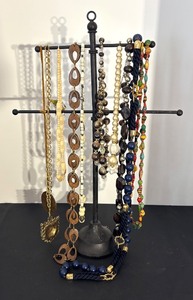 lot 27R image: Collection of 10 Assorted Vintage Necklaces up to 25 Inches