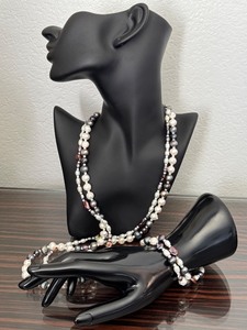lot 28J image: Freshwater Pearl Necklace and Bracelet Set Mixed Colors