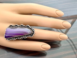 lot 31J image: Large Dyed Lace Agate Statement Ring Size 8