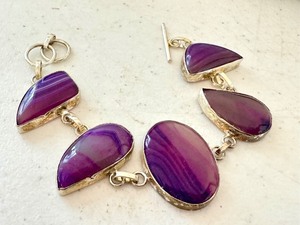 lot 23J image: Pink Dyed Agate and Sterling Silver Bracelet 7.25 Inches
