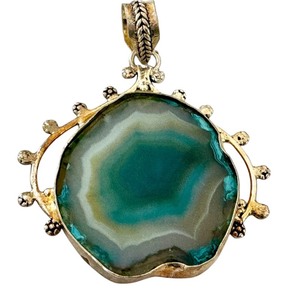lot 24J image: Sterling Silver and Agate Pendant 2.5 Inch