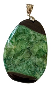 lot 63J image: Crackled Quartz and Onyx Pendant with Textured Bail, 3.5 Inch