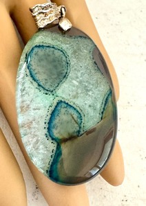 lot 67J image: Large Agate Slice Gemstone Pendant with Silver Tone Bail, 3 Inch