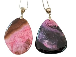 lot 82J image: Set of 2 Dyed Agate Stone Pendants with 17 Inch Chains