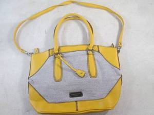 lot 4 image: (H-2) London Fog Purse  Handbag...