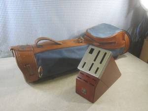 lot 17 image: (BR3) Vintage Golf Bag and Kitchen ...