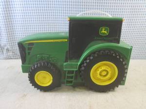 lot 29 image: (CS) Ertl John Deere Tractor Carry ...