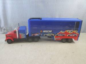 lot 30 image: (BSB) Adventure Force 24 NASCAR Ra...