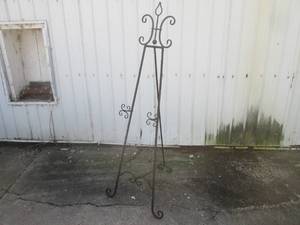 lot 52 image: (BSB) Metal Floor Easel with Adjust...