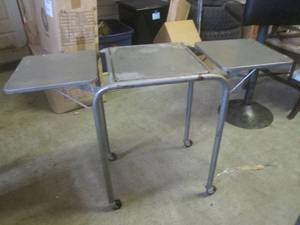 lot 63 image: (RMC) Vintage Metal Table with Drop...