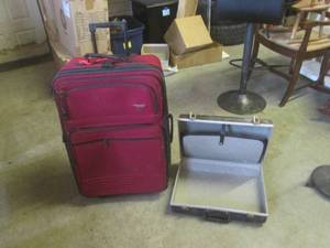 lot 68 image: (EW5) Travel Bag and Briefcase...