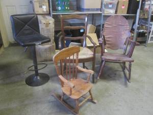 lot 71 image: (RM2) Vintage Chairs...