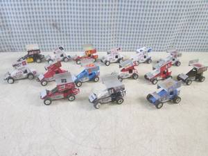 lot 86 image: (CS) Assorted Small Racing Champion...