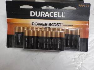 lot 4 image: Package of 24 Duracell AAA Batterie...