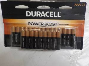 lot 6 image: Package of 24 Duracell AAA Batterie...