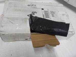 lot 9 image: Case of 100 Black 33 Gallon Trash B...