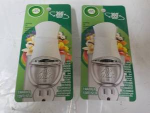 lot 29 image: 2 Air Wick Warmer and Diffuser...
