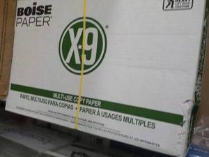 lot 33 image: Boise X-9 White 5000 Sheets 8.5 x 1...