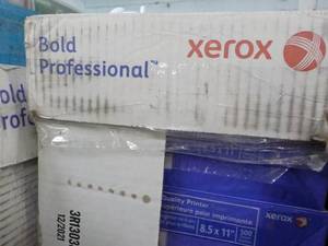 lot 59 image: Xerox 2500 Sheets White 8.5 x 11 C...