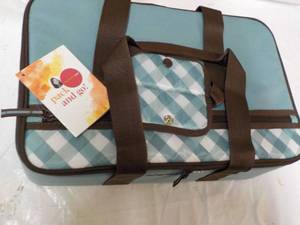 lot 70 image: Rachael Ray Pack and Go 16 x 10 x 4...
