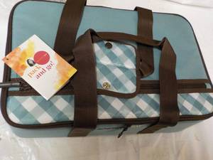lot 71 image: Rachael Ray Pack and Go 16 x 10 x 4...