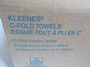 lot 75 image: 2400 Total Kleenex C-Fold White Tow...