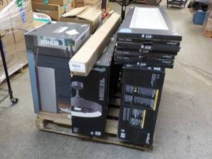 lot 100 image: Pallet of Costco New Returned Merch...