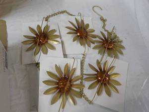 lot 114 image: Belavi Rain Chain...