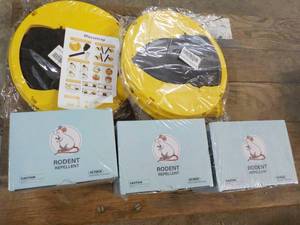 lot 119 image: 2 Mouse Traps and 3 Rodent Repellen...