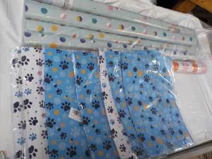 lot 137 image: Gift Wrap   ...