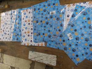 lot 138 image: gift wrap...