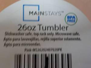 lot 166 image: 12 Mainstays 24 oz Plastic Tumblers...