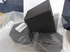 lot 187 image: 4 Legs 4...