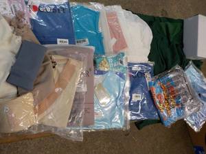 lot 200 image: New Womens Clothes from Amazon - v...