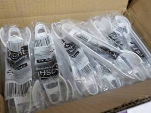 lot 206 image: Yoshi 48 pc 7 White Plastic Tongs...