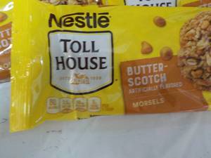 lot 210 image: 5 Nestle 11 oz bags Butterscotch Mo...