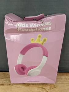 lot 283 image: Kids Wireless Headphones Princess Tiara Pink - Brand New