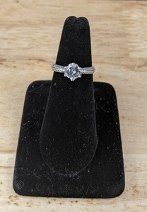 lot 111 image: Womens 1 CTTW Round Cut Moissanite Engagement Ring Size 7 - Brand New
