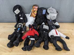 lot 186 image: 8 Horror Game Animation Model Building Figures Plush Toys - Brand New