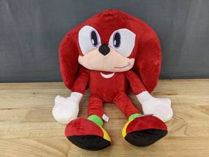 lot 57F image: Knuckles Sonic the Hedgehog 24 Plush - Brand New