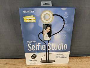 lot 260 image: Merkury Innovations Desktop Selfie Studio Ring Light Kit - Brand New