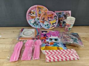 lot 393 image: Super Kitties Birthday Party Supply Set - Plates, Napkins, Utensils & Decor - Brand New