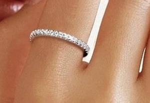 lot 106 image: Silvernana Womens Sterling Silver CZ Band Ring, Size 7.5 - Brand New