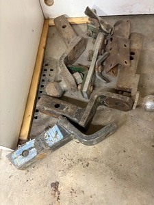 lot 56 image: Hitches Misc